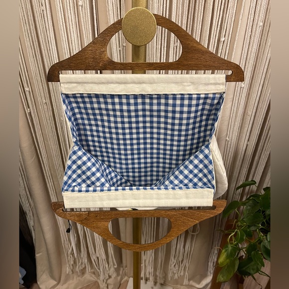 Mid-century vintage handmade purse w/ embroidered bird and wooden handle - Picture 10 of 12